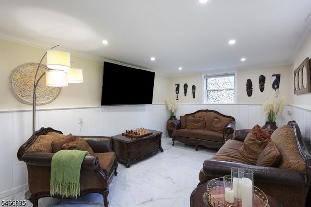 62 Guinard Dr, Watchung Boro, NJ 07069