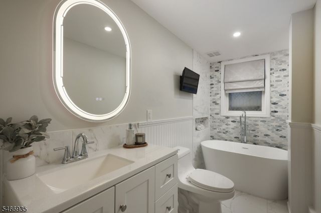 62 Guinard Dr, Watchung Boro, NJ 07069
