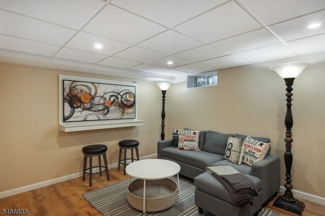 62 Guinard Dr, Watchung Boro, NJ 07069