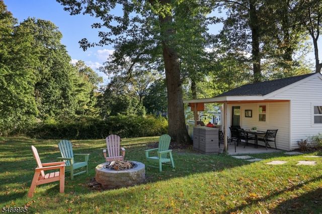 62 Guinard Dr, Watchung Boro, NJ 07069