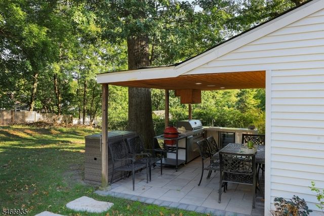 62 Guinard Dr, Watchung Boro, NJ 07069