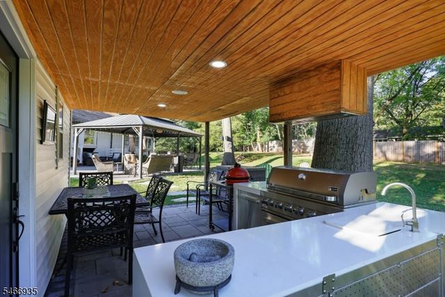62 Guinard Dr, Watchung Boro, NJ 07069