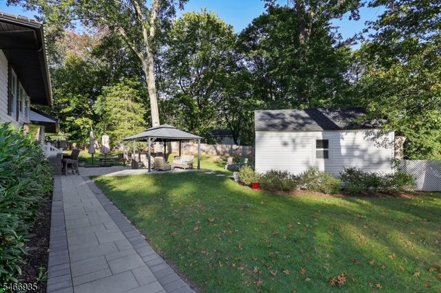 62 Guinard Dr, Watchung Boro, NJ 07069