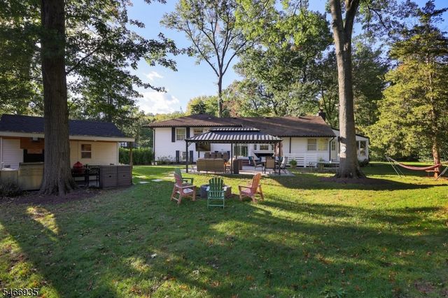 62 Guinard Dr, Watchung Boro, NJ 07069