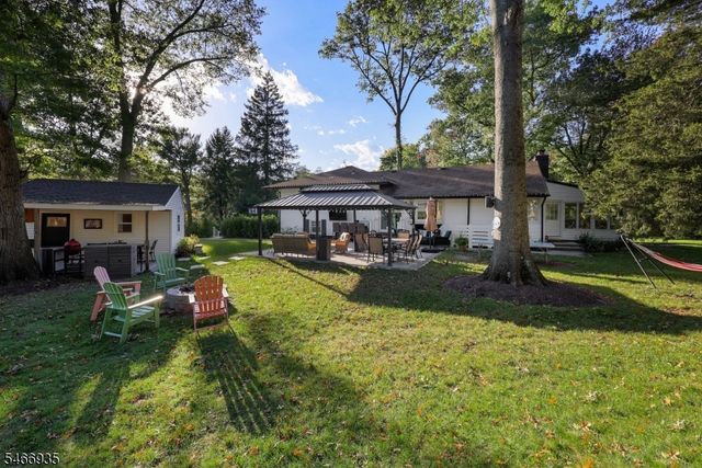 62 Guinard Dr, Watchung Boro, NJ 07069