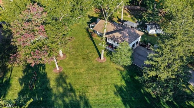 62 Guinard Dr, Watchung Boro, NJ 07069