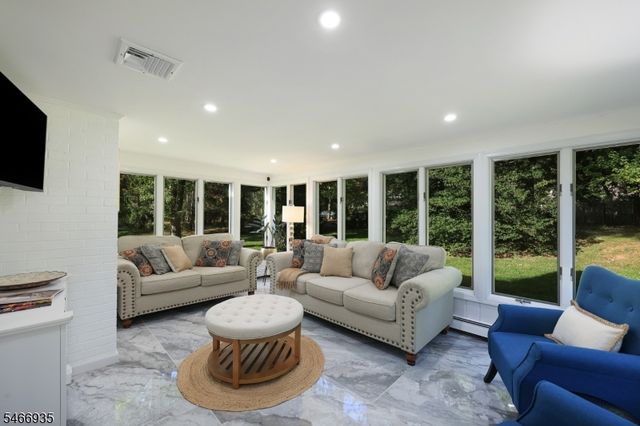 62 Guinard Dr, Watchung Boro, NJ 07069