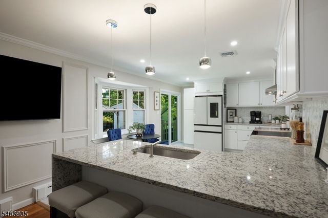62 Guinard Dr, Watchung Boro, NJ 07069