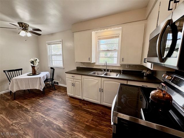 1807 E 294th Street, Wickliffe, OH 44092