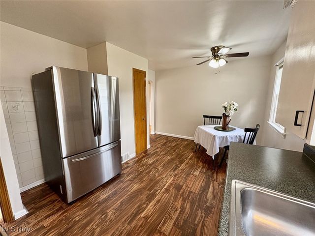 1807 E 294th Street, Wickliffe, OH 44092