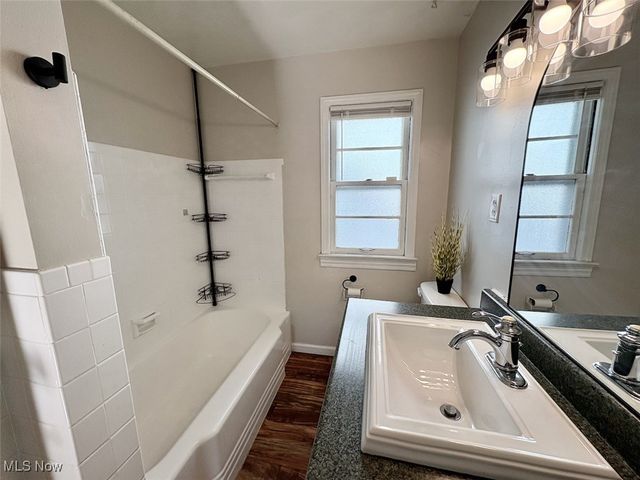 1807 E 294th Street, Wickliffe, OH 44092