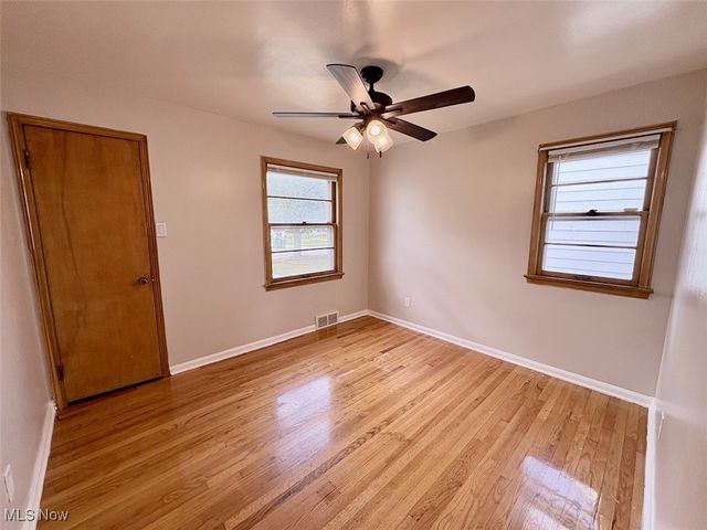 1807 E 294th Street, Wickliffe, OH 44092