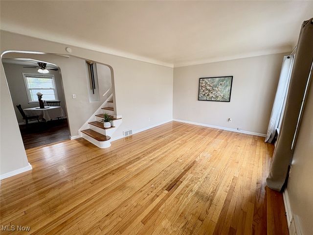 1807 E 294th Street, Wickliffe, OH 44092