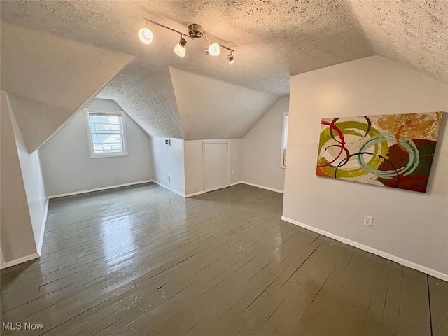 1807 E 294th Street, Wickliffe, OH 44092