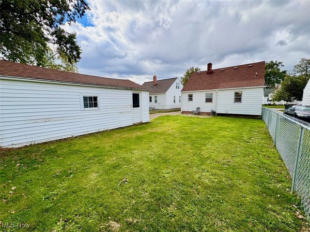 1807 E 294th Street, Wickliffe, OH 44092