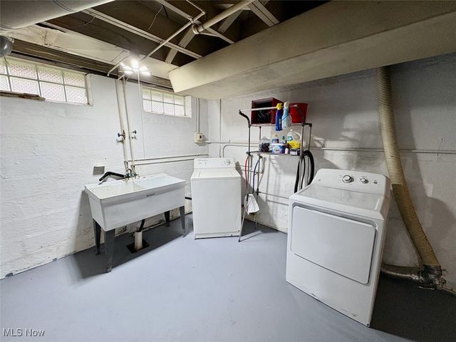 1807 E 294th Street, Wickliffe, OH 44092