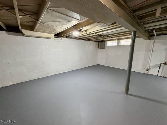 1807 E 294th Street, Wickliffe, OH 44092