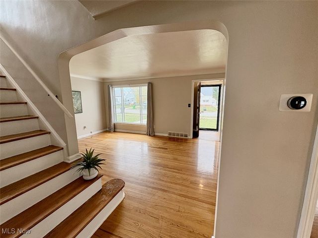 1807 E 294th Street, Wickliffe, OH 44092