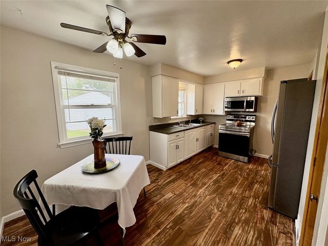 1807 E 294th Street, Wickliffe, OH 44092