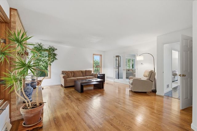 210 Reichold Rd, Mccandless, PA 15090