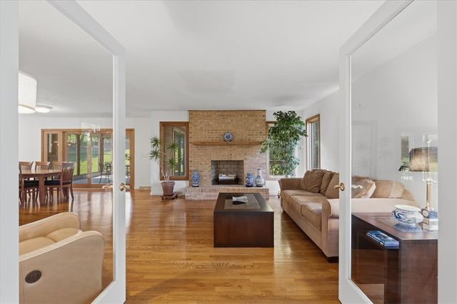 210 Reichold Rd, Mccandless, PA 15090