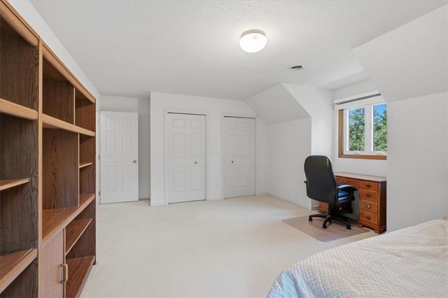 210 Reichold Rd, Mccandless, PA 15090