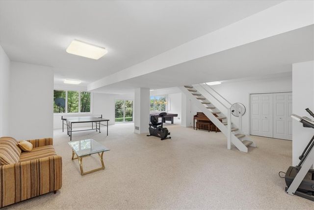 210 Reichold Rd, Mccandless, PA 15090