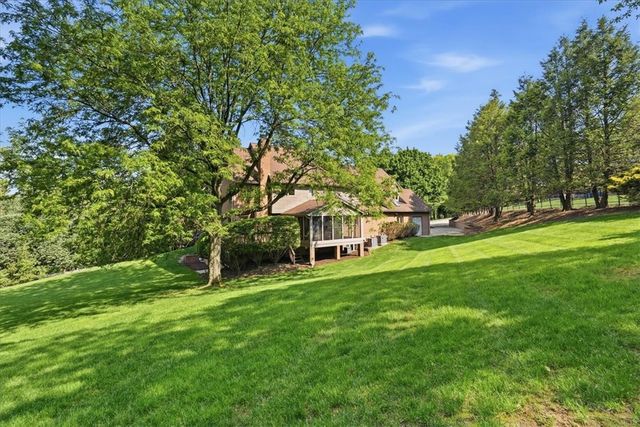 210 Reichold Rd, Mccandless, PA 15090