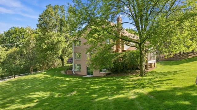 210 Reichold Rd, Mccandless, PA 15090