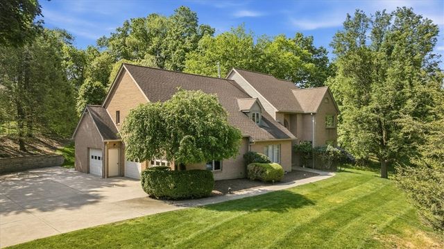 210 Reichold Rd, Mccandless, PA 15090
