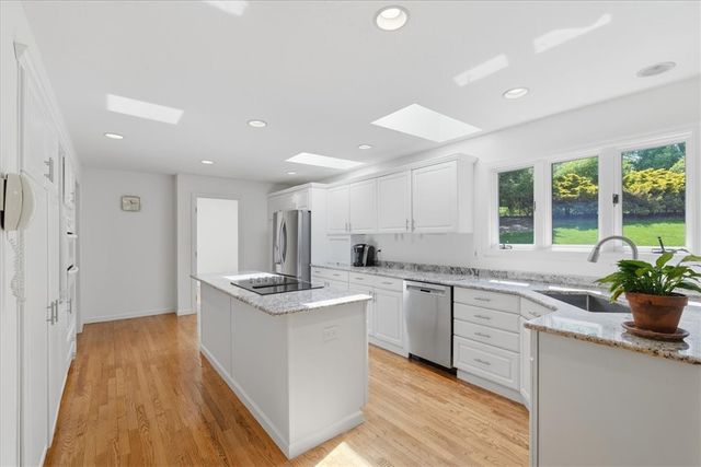 210 Reichold Rd, Mccandless, PA 15090