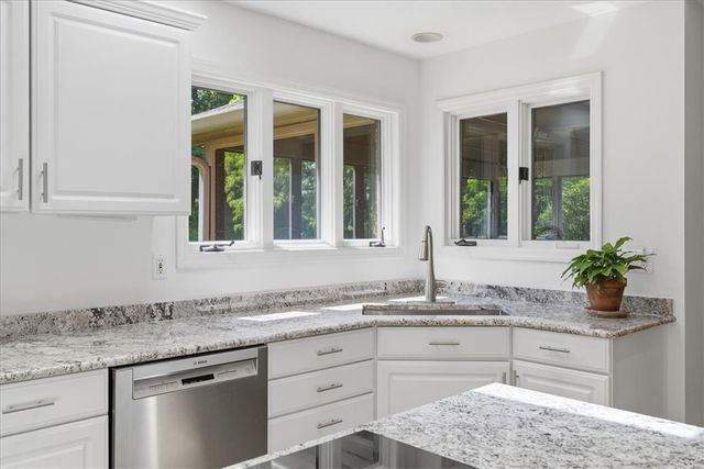 210 Reichold Rd, Mccandless, PA 15090