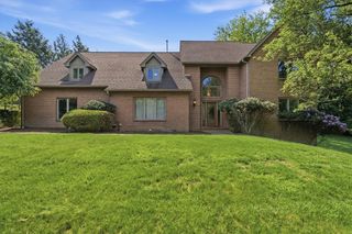 210 Reichold Rd, Mccandless, PA 15090