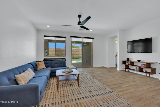10118 E Revolution Drive, Mesa, AZ 85212