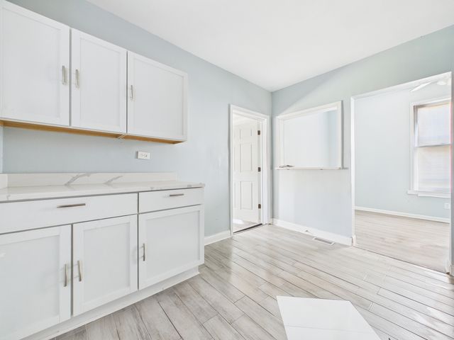 7122 S Champlain Avenue, Chicago, IL 60619