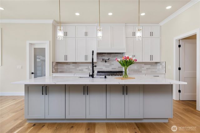 12642 NE 80th Street, Kirkland, WA 98033