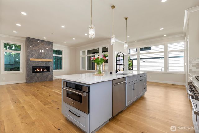 12642 NE 80th Street, Kirkland, WA 98033