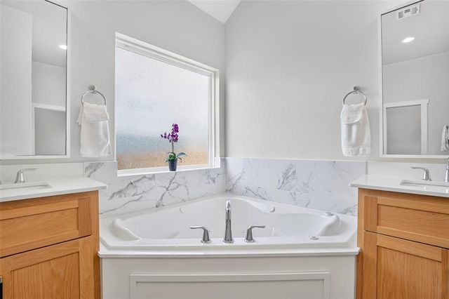 7508 Sunset Sail Avenue, Edmond, OK 73034