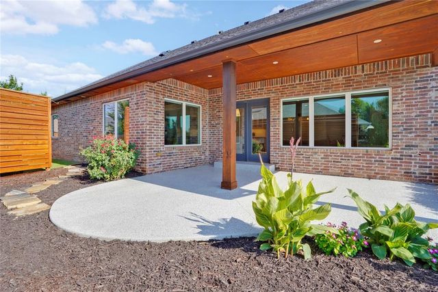 7508 Sunset Sail Avenue, Edmond, OK 73034