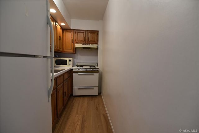 54-44 Little Neck Parkway 5O, Little Neck, NY 11362