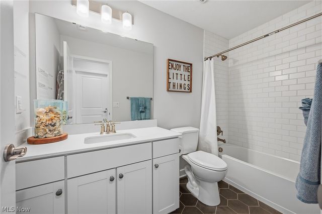 7564 Main Street, Olmsted Falls, OH 44138