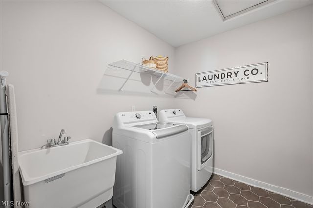 7564 Main Street, Olmsted Falls, OH 44138