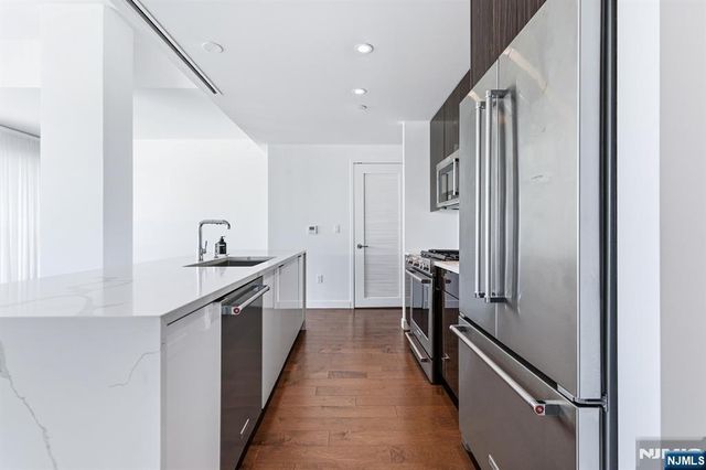 800 Ave At Port Imperial Boulevard 1010, Weehawken, NJ 07086