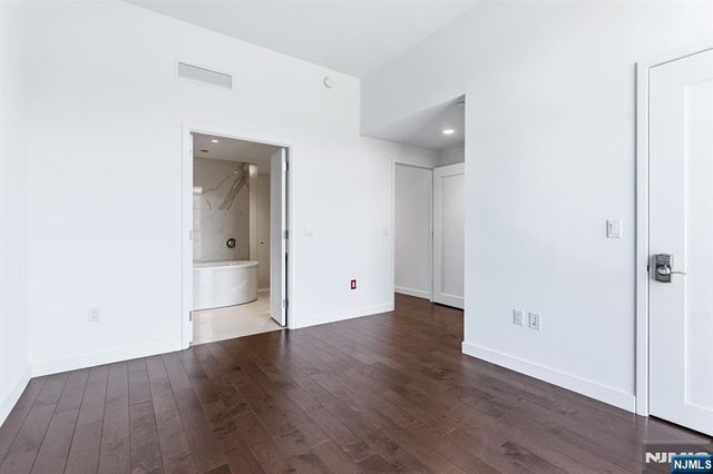 800 Ave At Port Imperial Boulevard 1010, Weehawken, NJ 07086