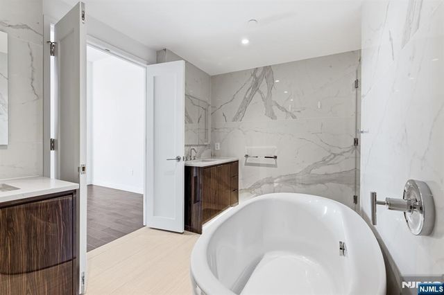 800 Ave At Port Imperial Boulevard 1010, Weehawken, NJ 07086