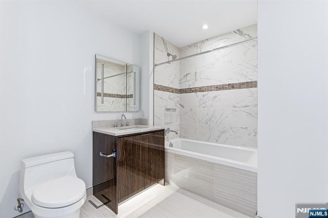 800 Ave At Port Imperial Boulevard 1010, Weehawken, NJ 07086