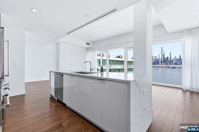 800 Ave At Port Imperial Boulevard 1010, Weehawken, NJ 07086