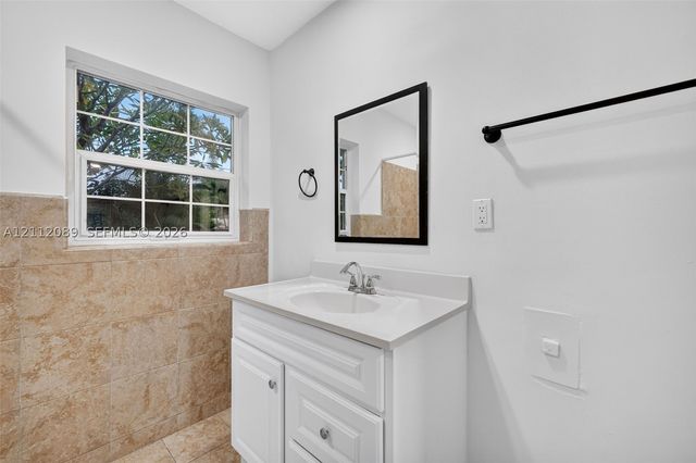 2017 NE 29th Ct, Fort Lauderdale, FL 33306