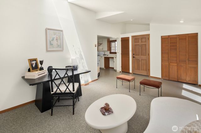 6322 5th Avenue NE, Seattle, WA 98115