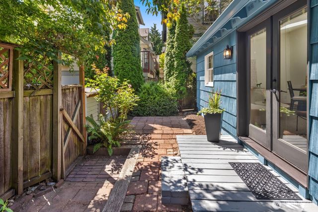 6322 5th Avenue NE, Seattle, WA 98115